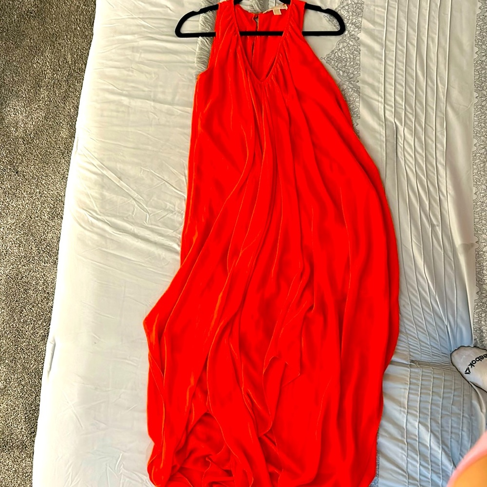 LIKE NEW Flowy coral maxi dress by Michael Kors